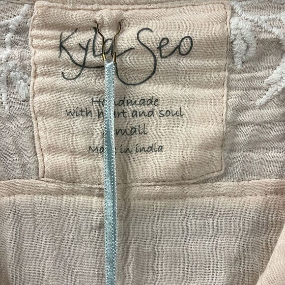 NWT Kyla Seo Pia Women's Cream Embroidered Blouse in Petal Pink Small - Picture 4 of 10